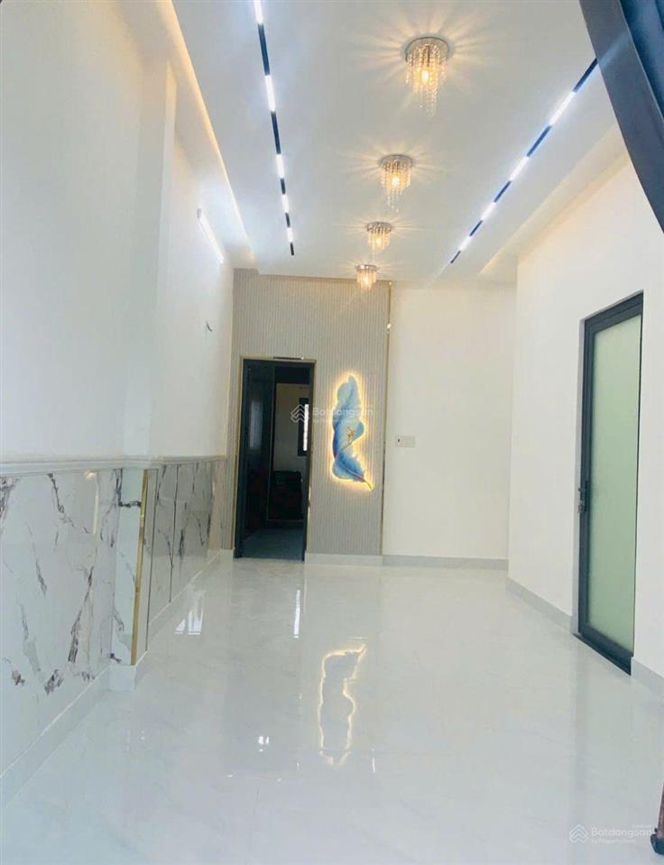 Bán nhà mới xây 2 tầng, 60m2, full nội thất, ngay chợ phú xuân, nhà bè