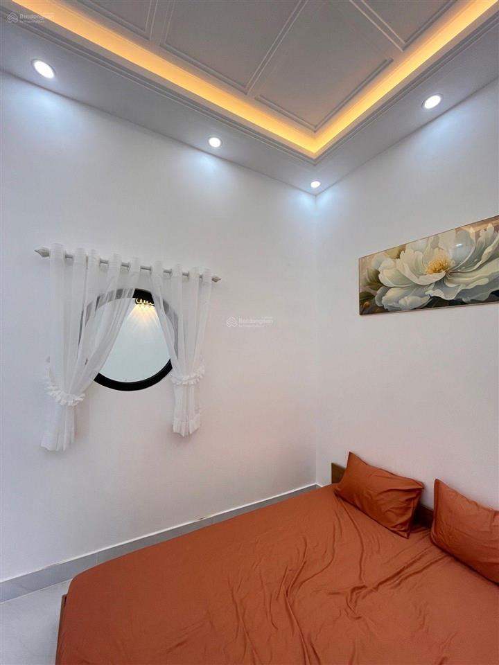 Bán nhà mới xây 2 tầng, 60m2, full nội thất, ngay chợ phú xuân, nhà bè