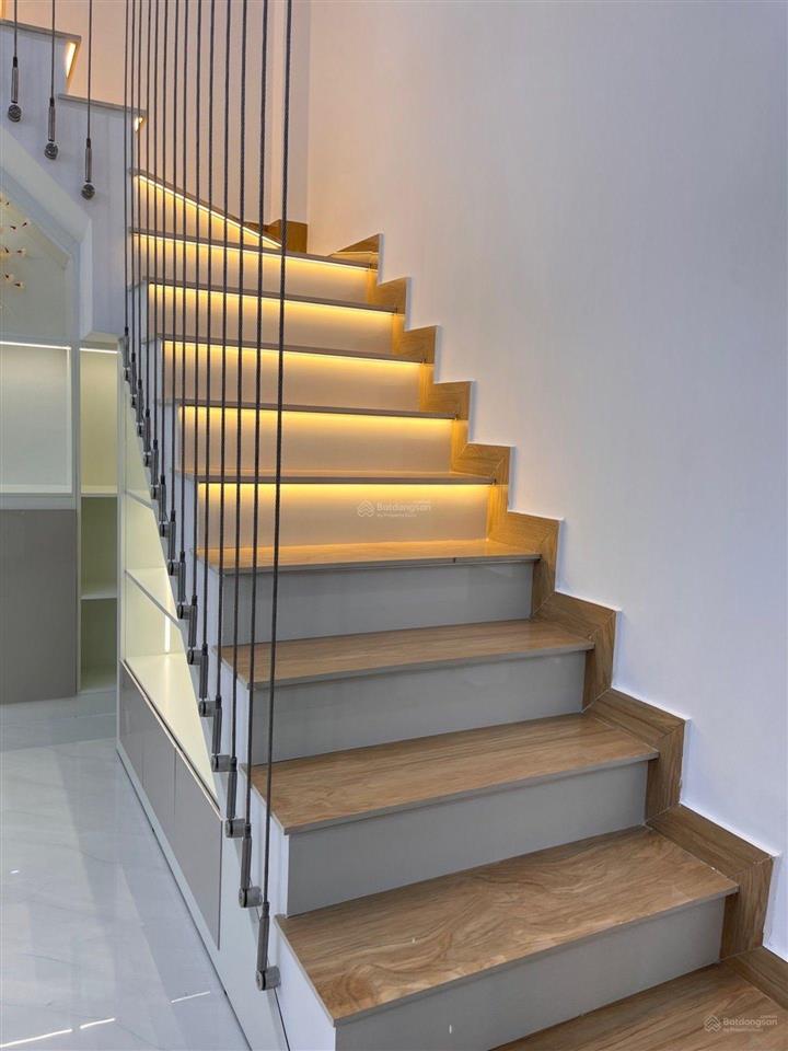 Bán nhà mới xây 2 tầng, 60m2, full nội thất, ngay chợ phú xuân, nhà bè
