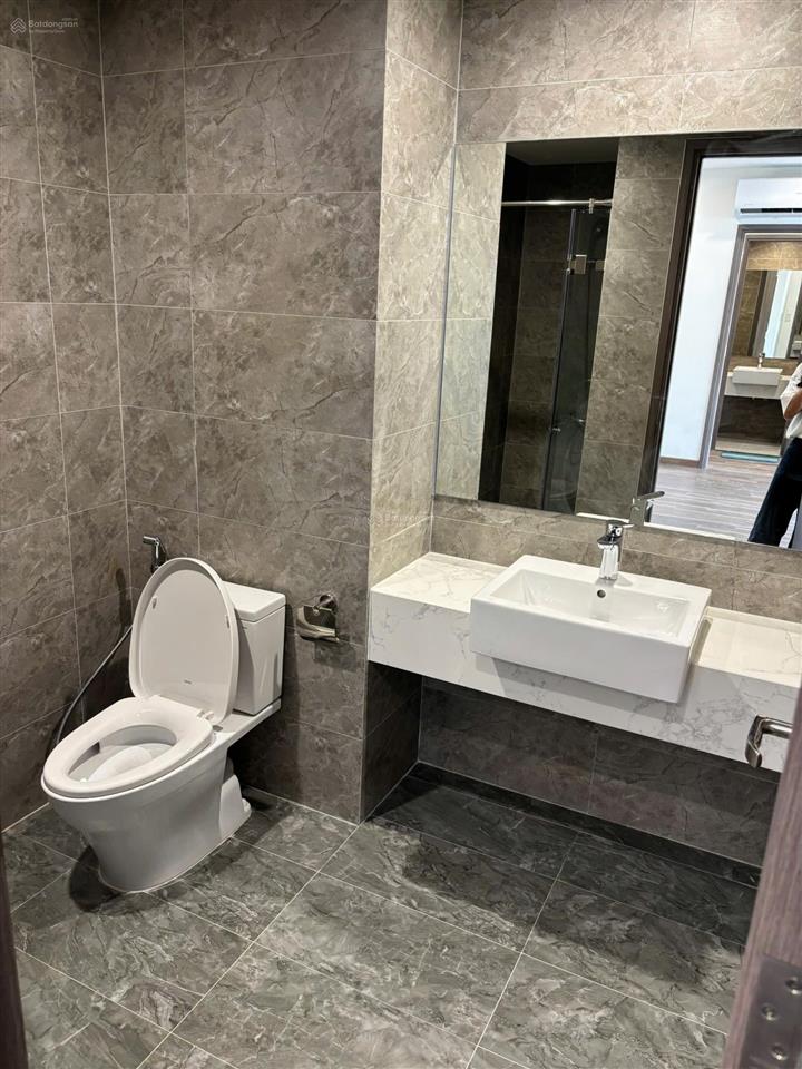 Cho thuê căn hộ1 pn.1vs toà the beverly2. dt44m2.nội thất nguyên bản.giá 5tr500k. mã cănbe2.0x16