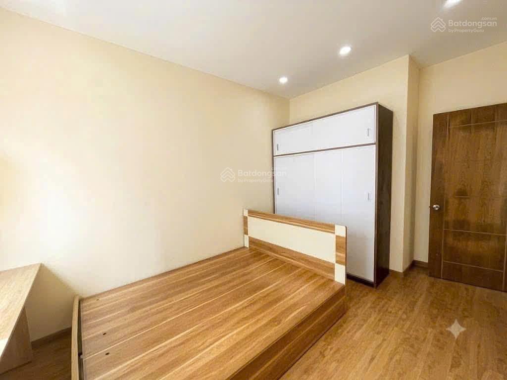 Cho thuê cc golden west 3pn, 2wc. dt 93m2 tại lê văn thiêm, 15 tr. giá siêu rẻ!!!.  0792 253 ***