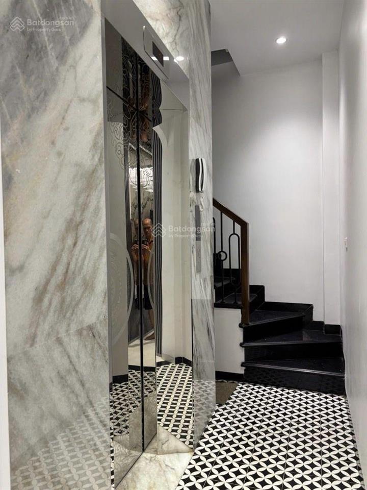 Bán nhà riêng 7 tầng thang máy đẹp tại phố khâm thiên , ngõ kiến thiết