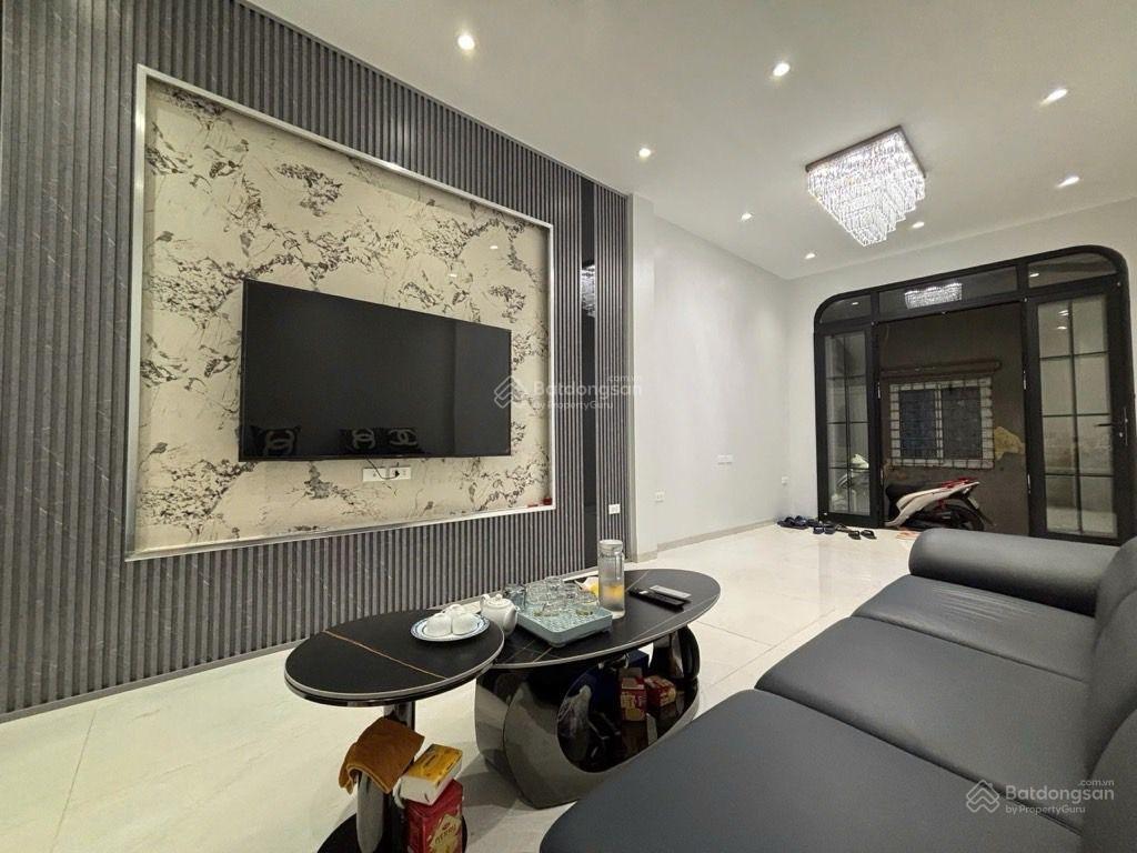 Bán nhà riêng 7 tầng thang máy đẹp tại phố khâm thiên , ngõ kiến thiết