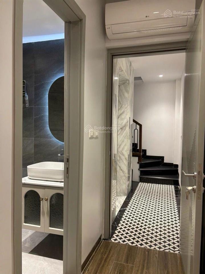 Bán nhà riêng 7 tầng thang máy đẹp tại phố khâm thiên , ngõ kiến thiết