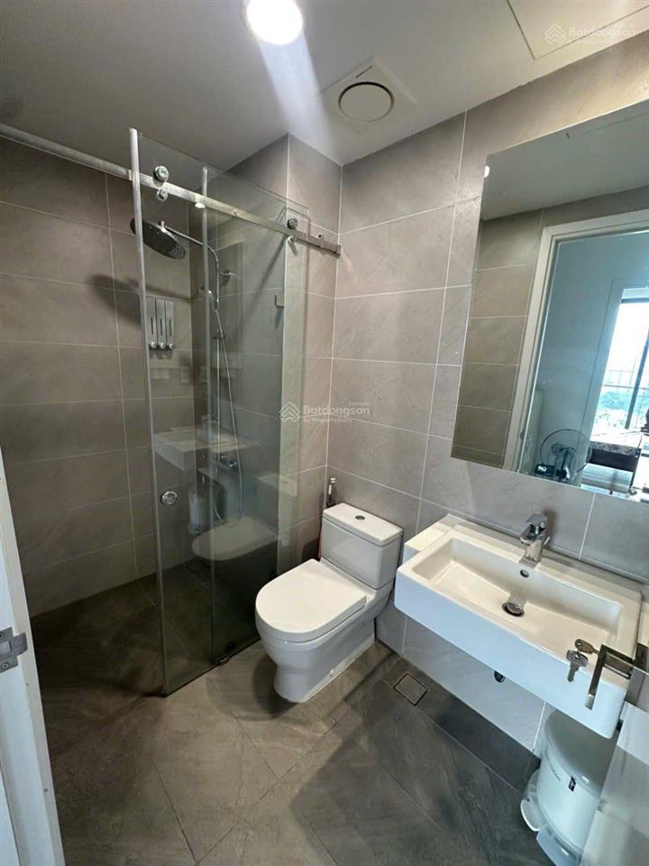 Bán căn hộ d'lusso 2pn dt lớn 80m2 căn góc view xem bắn pháo hoa tầng cao giá 6,8 tỷ full nội thất