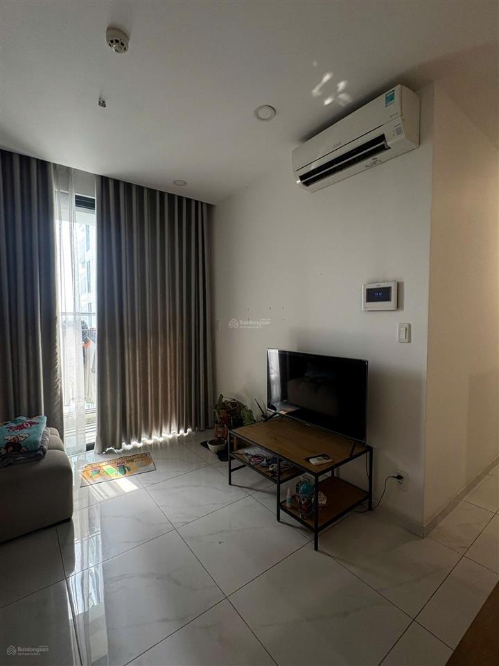 Bán căn hộ d'lusso 2pn dt lớn 80m2 căn góc view xem bắn pháo hoa tầng cao giá 6,8 tỷ full nội thất