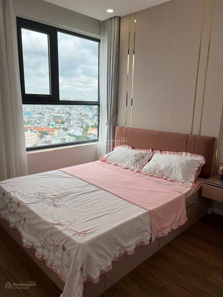 Bán căn hộ d'lusso 2pn dt lớn 75m2 căn góc tầng cao view sông giá rẻ chỉ 6,15 tỷ bao thuế full nt