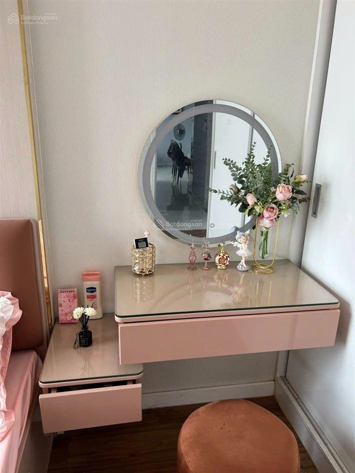 Bán căn hộ d'lusso 2pn dt lớn 75m2 căn góc tầng cao view sông giá rẻ chỉ 6,15 tỷ bao thuế full nt