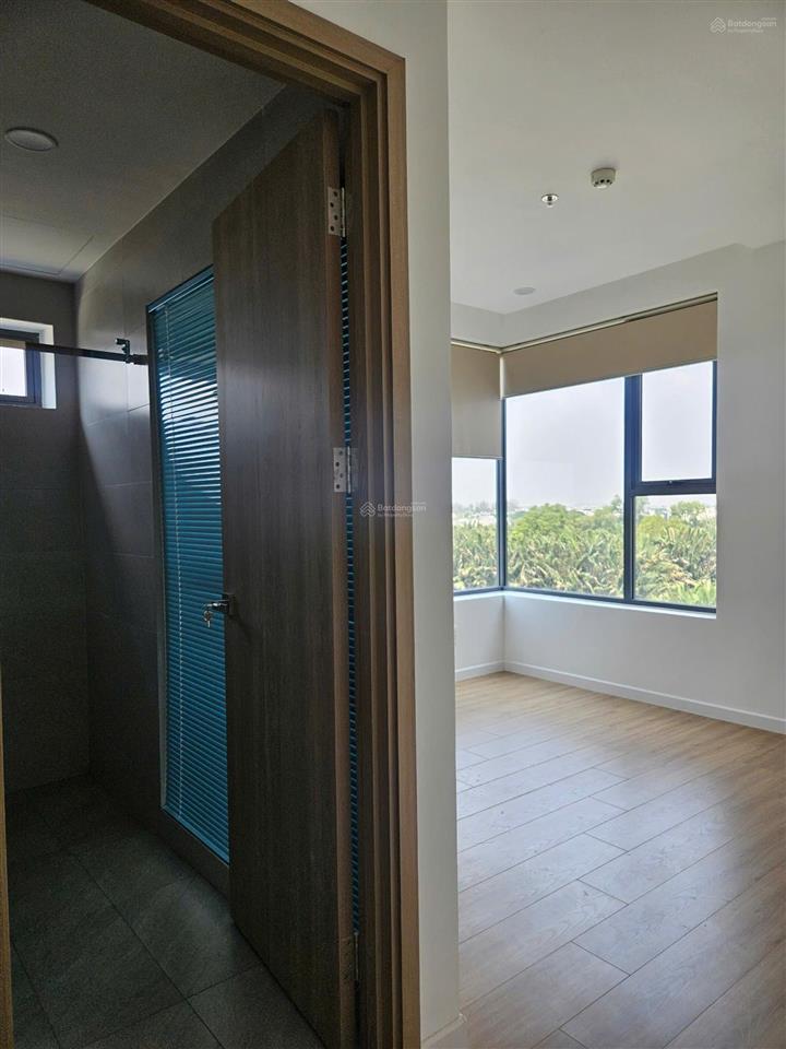 Cần bán căn hộ mt eastmark city căn 3pn + 1 phòng kho, nội thất cơ bản, tầng cao view sông