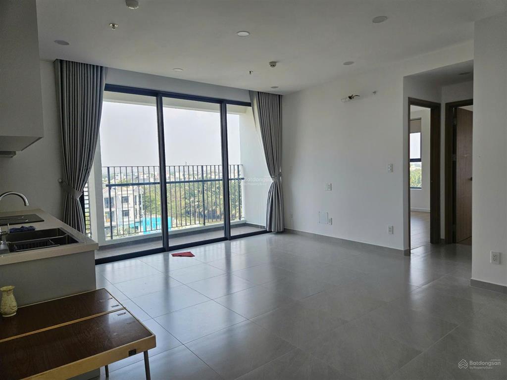 Cần bán căn hộ mt eastmark city căn 3pn + 1 phòng kho, nội thất cơ bản, tầng cao view sông