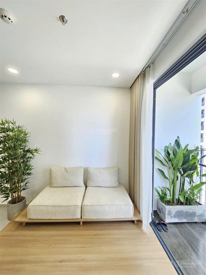 Bán căn hộ dlusso 2pn2wc dt 69m2 tầng cao view sông full nội thất giá 6,3 tỷ có thương lượng