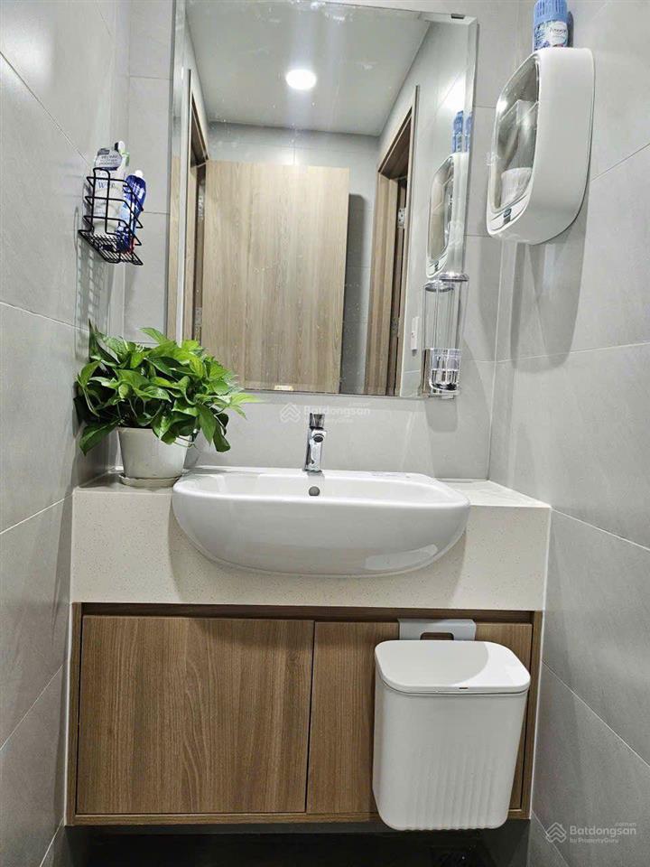 Bán căn hộ dlusso 2pn2wc dt 69m2 tầng cao view sông full nội thất giá 6,3 tỷ có thương lượng