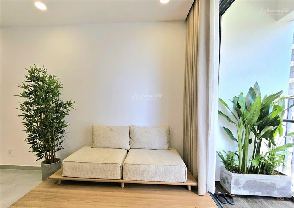 Bán căn hộ dlusso 2pn2wc dt 69m2 tầng cao view sông full nội thất giá 6,3 tỷ có thương lượng