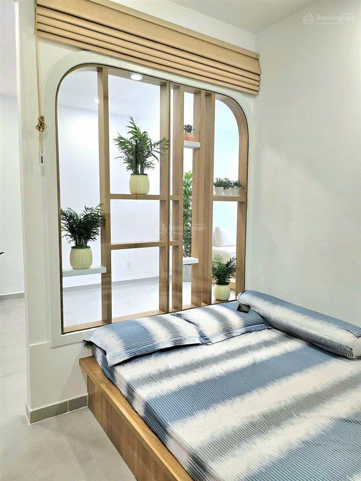 Bán căn hộ dlusso 2pn2wc dt 69m2 tầng cao view sông full nội thất giá 6,3 tỷ có thương lượng