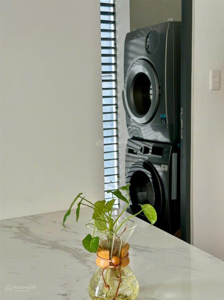 Bán căn hộ dlusso 2pn2wc dt 69m2 tầng cao view sông full nội thất giá 6,3 tỷ có thương lượng