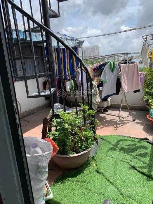 Bán nhà bắc lân chợ đầu mối hóc môn  bà điểm hxh 60m2  3 tầng  3pn sát mt  giá 3.6tỷ tl.