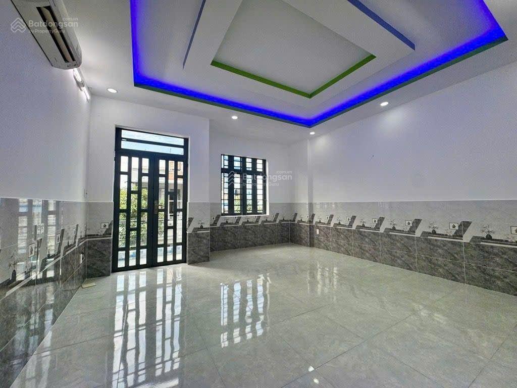 Nhà 85m2 chỉ 6,15 tỷ  3 tầng đẹp ở ngay  đường 7m xe tải  5pn ngay kdc đại hải  bà điểm hóc môn