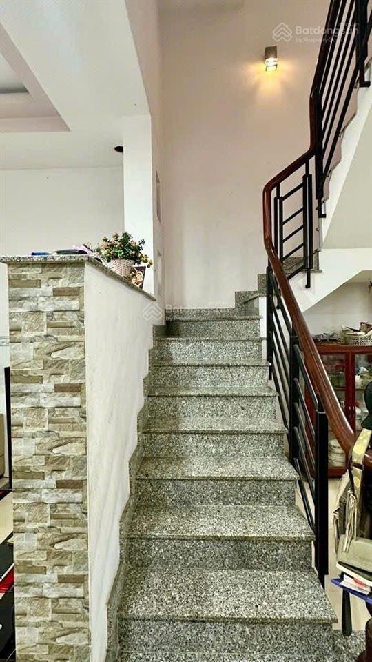 Bán nhà 75m2 , 3 tầng  xã bà điểm, hóc môn, đường 10m xe tải tránh, giá chỉ 5,5 tỷ