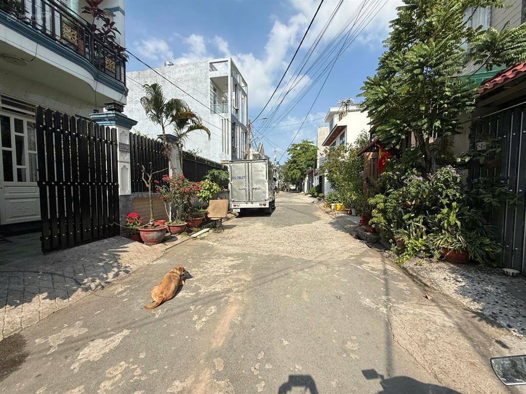 Bán nhà gần trần văn mười, hóc môn, 2 tầng, 5x18, hẻm xe tải, giá chỉ 4.65 tỷ tl