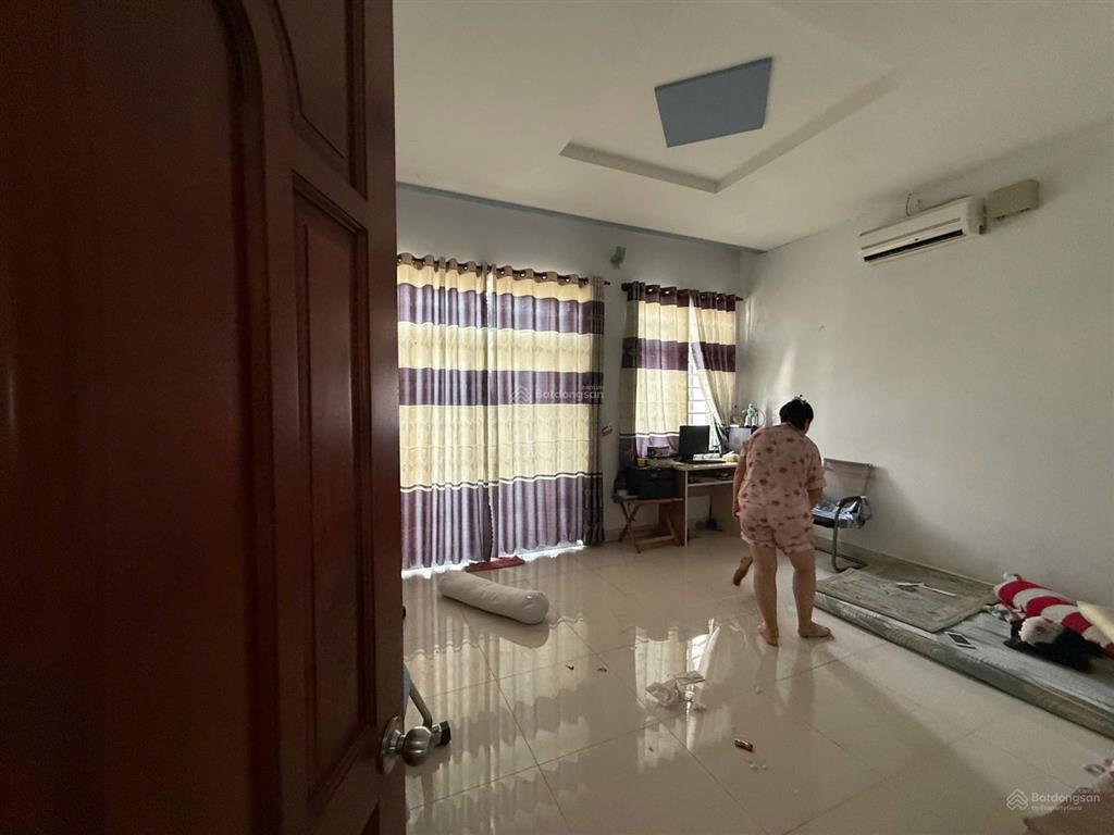 Bán nhà gần trần văn mười, hóc môn, 2 tầng, 5x18, hẻm xe tải, giá chỉ 4.65 tỷ tl