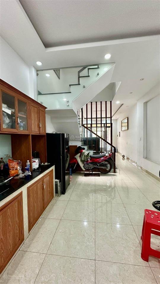 Bán nhà 3 tầng, 4x19, hẻm xe hơi, cách trần văn mười 200m, gần chợ đầu mối hóc môn, chỉ 4.9 tỷ