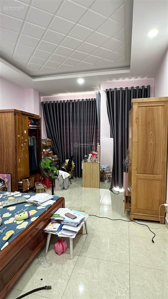 Bán nhà 3 tầng, 4x19, hẻm xe hơi, cách trần văn mười 200m, gần chợ đầu mối hóc môn, chỉ 4.9 tỷ