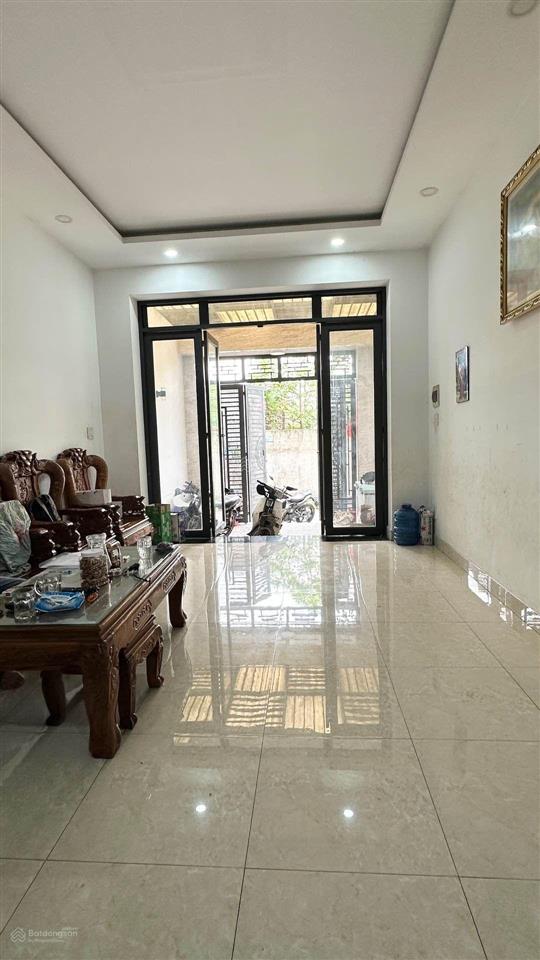 Bán nhà 3 tầng, 4x19, hẻm xe hơi, cách trần văn mười 200m, gần chợ đầu mối hóc môn, chỉ 4.9 tỷ