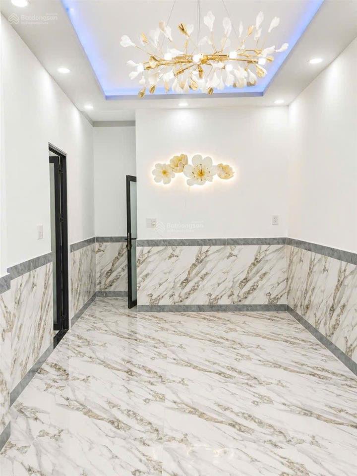 Nhà shr sd 110m2, gần trần văn mười, xã bà điểm, ngang lớn 6.8m, 2 tầng, hẻm xe hơi, giá 3.8 tỷ tl