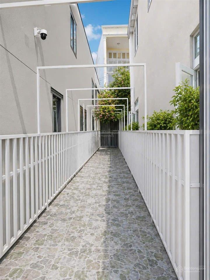 Nhà shr sd 110m2, gần trần văn mười, xã bà điểm, ngang lớn 6.8m, 2 tầng, hẻm xe hơi, giá 3.8 tỷ tl