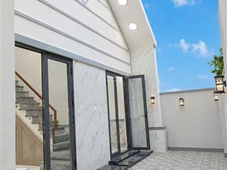 Nhà shr sd 110m2, gần trần văn mười, xã bà điểm, ngang lớn 6.8m, 2 tầng, hẻm xe hơi, giá 3.8 tỷ tl
