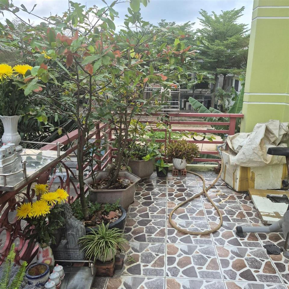 Nhà 2 tầng 5.5x15, hẻm xe hơi, phan văn hớn, hóc môn, đường bà điểm 4 đi vào giá 4.7 tỷ còn bớt
