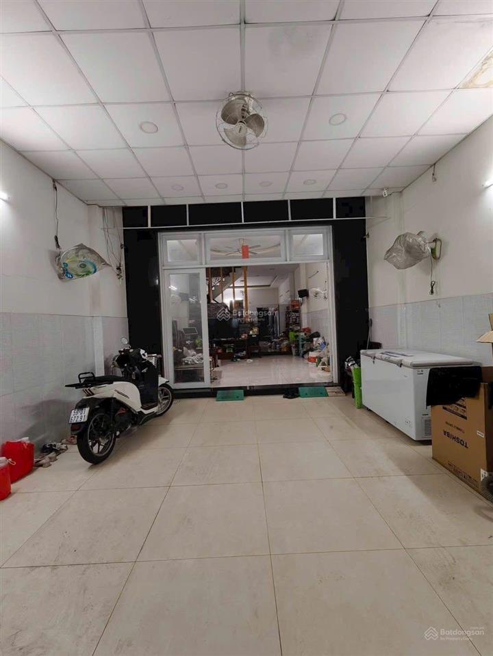 Bán nhà mặt tiền bà điểm  sát phan văn hớn  3 tầng  5x20  giá 8,15 tỷ