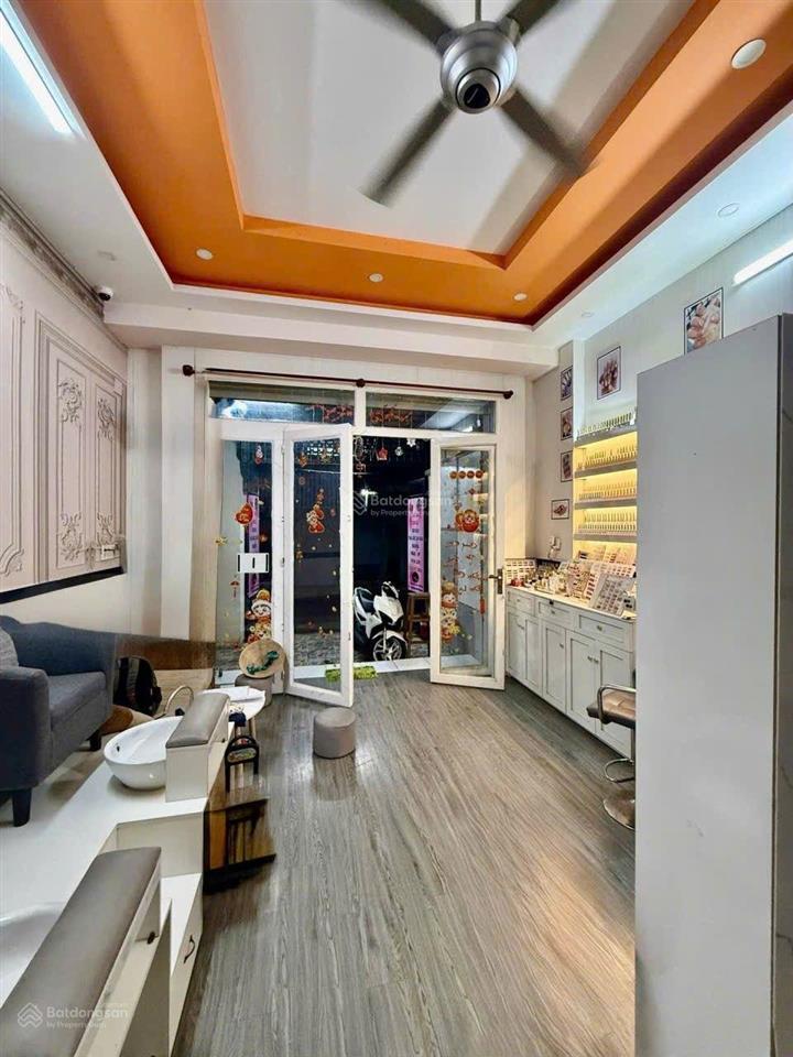 Bán gấp nhà góc 2 mặt tiền nguyễn thị sáu phan văn hớn vào,xã bà điểm giá 6,5tỷ 6,5m x 16m, 3 tầng,