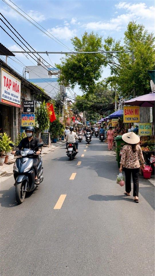 Bán nhà 2 tầng, 5x25, hưng lân, bà điểm, hóc môn, đường thông xe tải, giá 7.5 tỷ còn tl