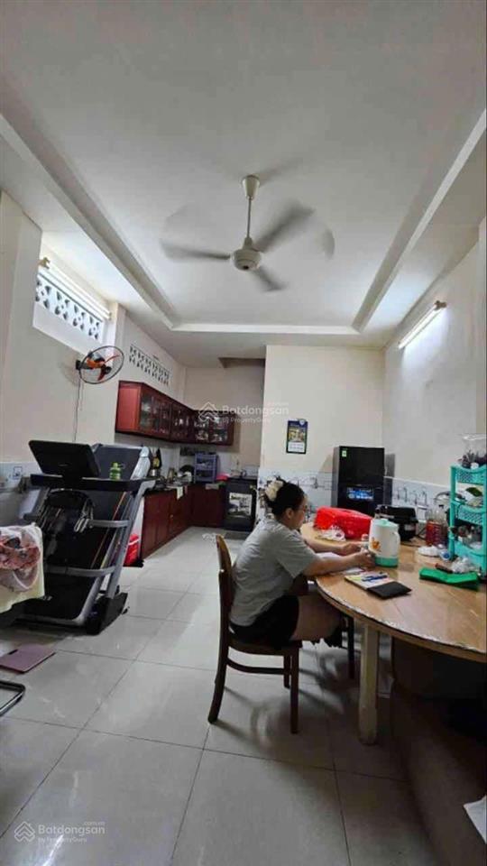 Nhà 2 tầng btct, 4x18m, ô tô tới nhà, ngay chợ đại hải, bà điểm, hm, vị trí đẹp, chỉ 3.9 tỷ, còn tl