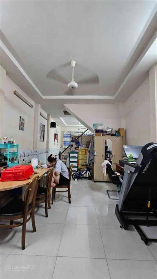 Nhà 2 tầng btct, 4x18m, ô tô tới nhà, ngay chợ đại hải, bà điểm, hm, vị trí đẹp, chỉ 3.9 tỷ, còn tl