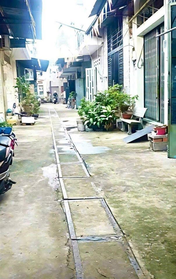 Chủ gấp bán nhà gần nhà thờ bùi môn ấp tân tiến, 4x12, hẻm 4m thoáng, giá chỉ 2.4 tỷ, shr