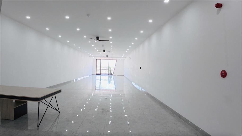 Cần bán gấp nhà 6 tầng mặt tiền quốc lộ 1a gần ngay bv thánh tâm trung tâm làng nghề gỗ hố nai