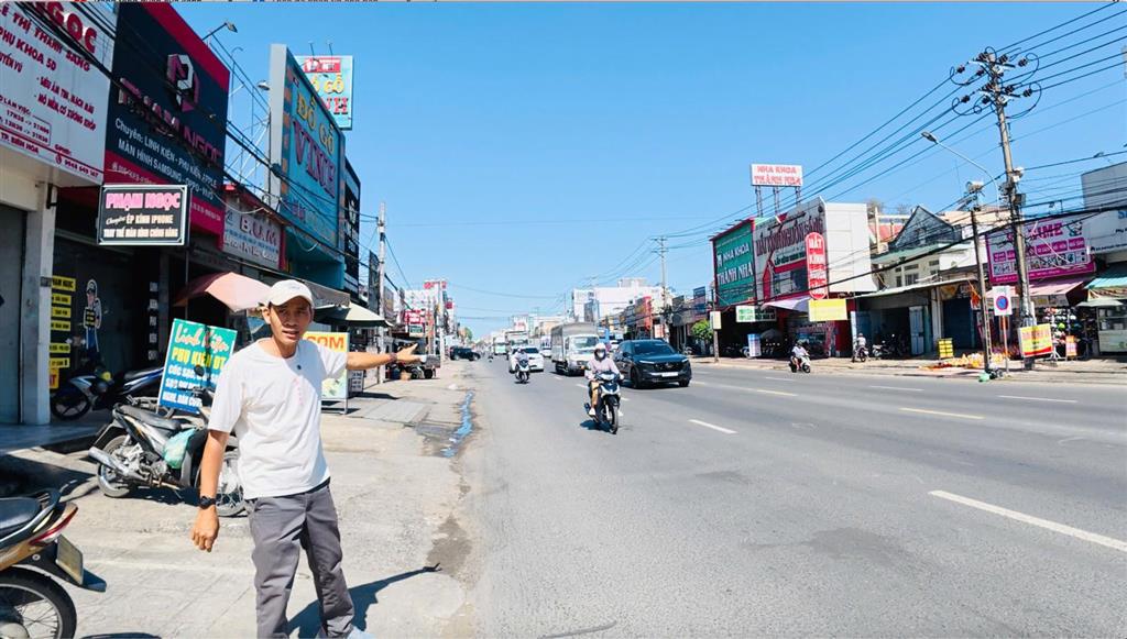 Cần bán gấp nhà 6 tầng mặt tiền quốc lộ 1a gần ngay bv thánh tâm trung tâm làng nghề gỗ hố nai