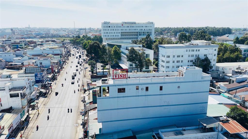 Cần bán gấp nhà 6 tầng mặt tiền quốc lộ 1a gần ngay bv thánh tâm trung tâm làng nghề gỗ hố nai