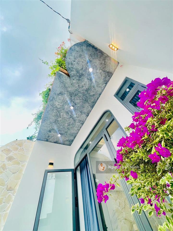 Nhà 1 trệt 1 lầu hoàn công p. hố nai (long bình mới) ngay giáo xứ lộc lâm hơn 3 tỷ, sân xe hơi