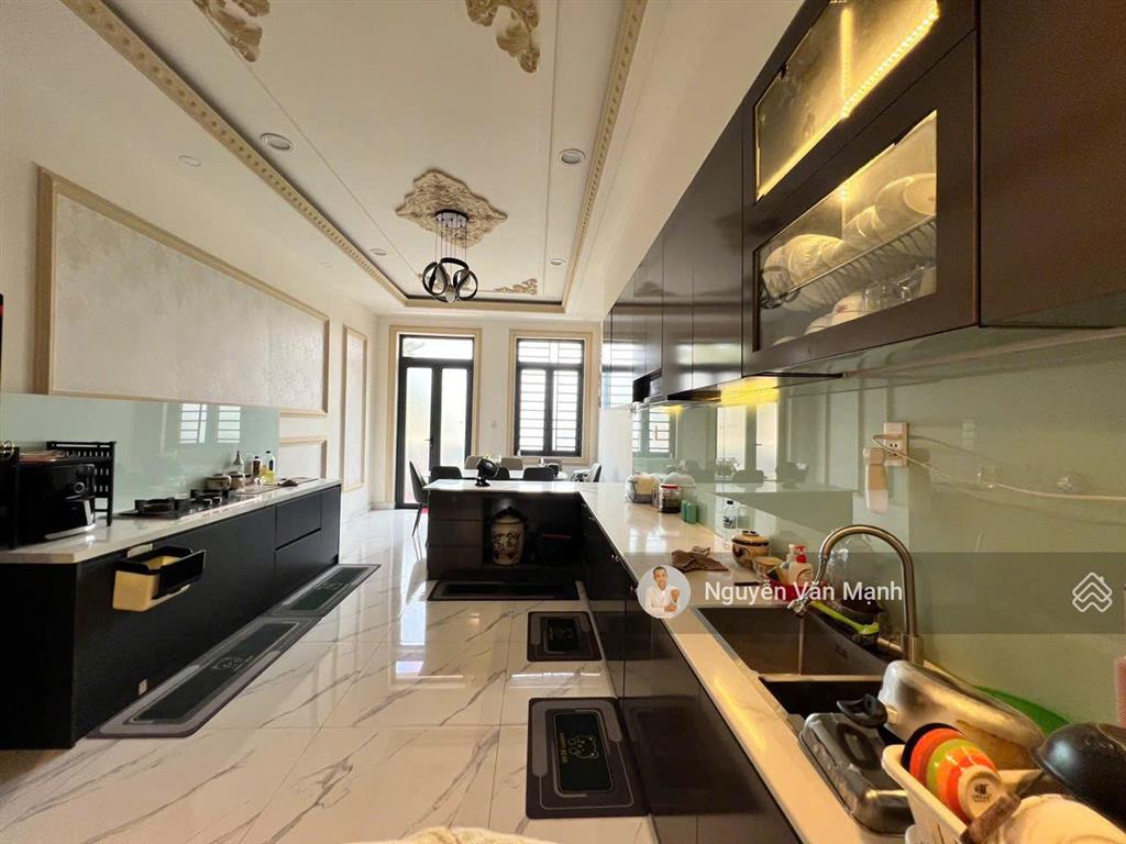 Cần bán nhà 2 lầu mua bán kinh doanh ở kdc b5 tân hiệp, biên hoà cách đường nguyễn ái quốc hơn 100m