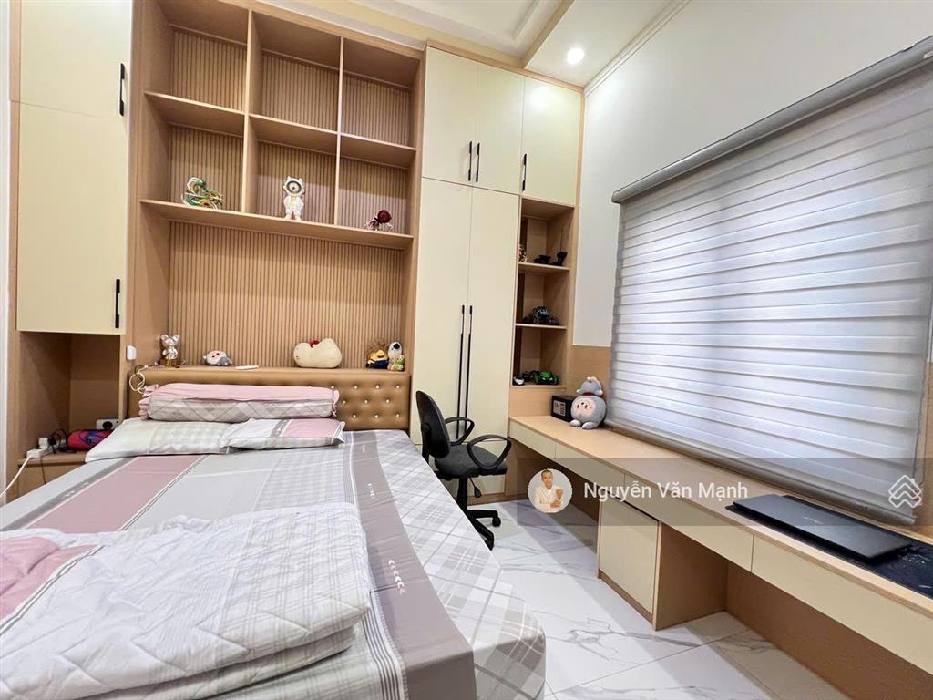 Cần bán nhà 2 lầu mua bán kinh doanh ở kdc b5 tân hiệp, biên hoà cách đường nguyễn ái quốc hơn 100m