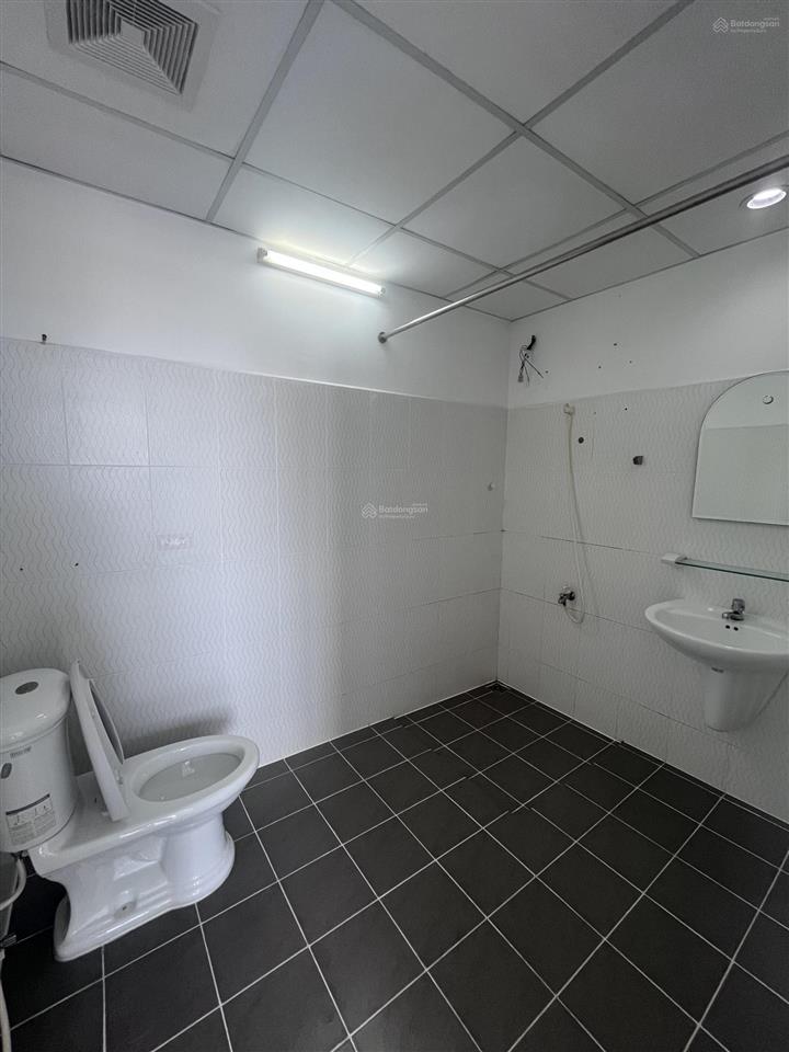 Cần bán căn hộ sài gòn mới đường htp nhà bè. dt 93m2 tk 3pn 2wc giá 2tỷ750.  0965 004 *** mr huy