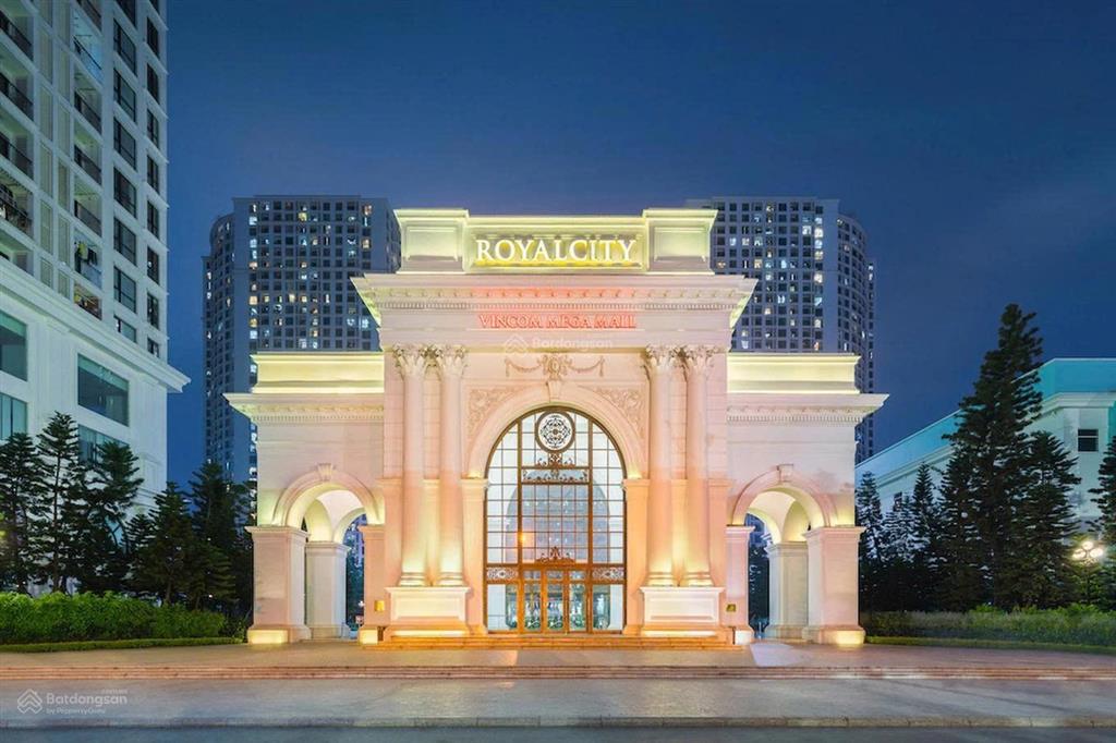 Cho thuê chung cư full đồ royal city vị trí vàng ngã tư sở để đi nước ngoài ở với con