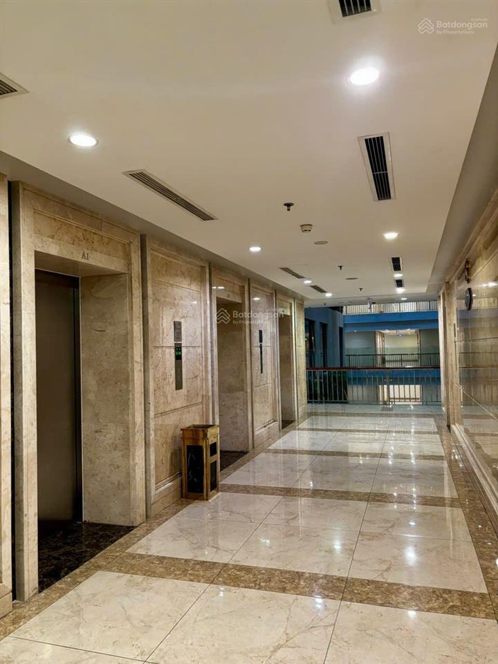 Cần cho thuê căn hộ 2pn 2wc 83m² tại royal city  toà r6 vip nhất khu