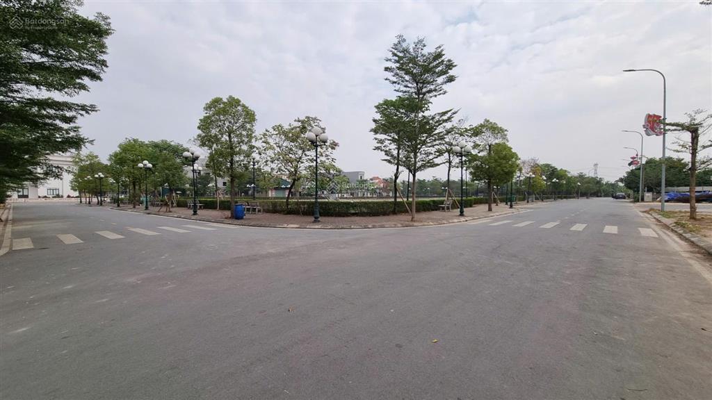 Bán gấp 93m2 bìa làng sát vin global gate, giá rẻ hơn thị trường 15 giá