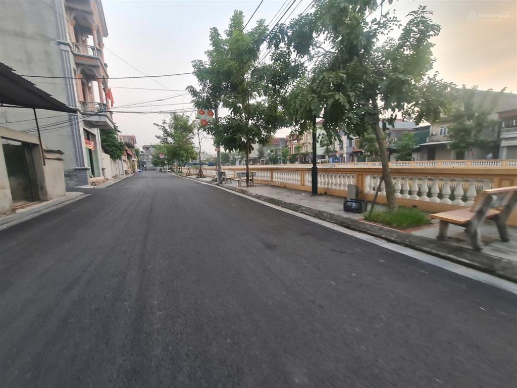Bát 80m2 đất ra gần hồ điều hòa đình tràng  dục tú  đông anh, 3,6 tỷ đồng