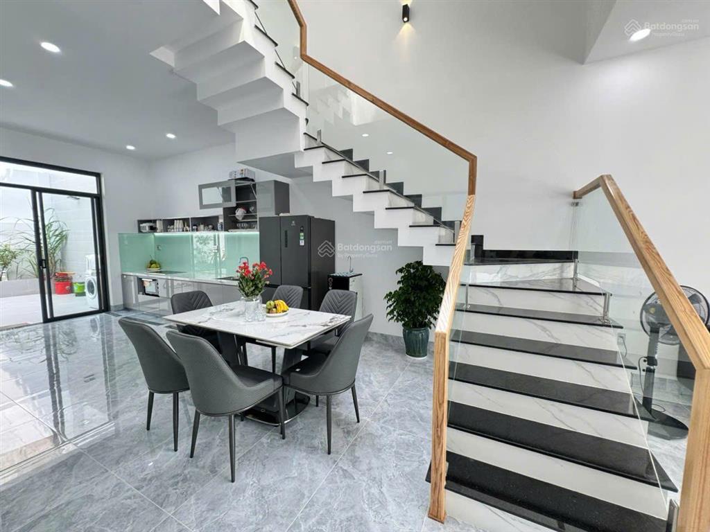 Bán biệt thự mới lung linh shr 180m2 view biển trần phú đường đẹp 7m, giá hấp dẫn 20,5 tỷ tl