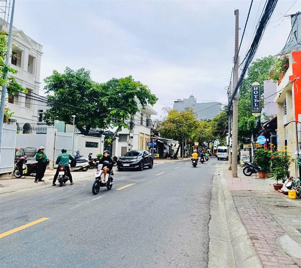 Bán nhà mặt tiền đường phan chu trinh biển bãi sau 125 m2 ngang đẹp 6m phép xd 6 tầng giá 19.5 tỷ